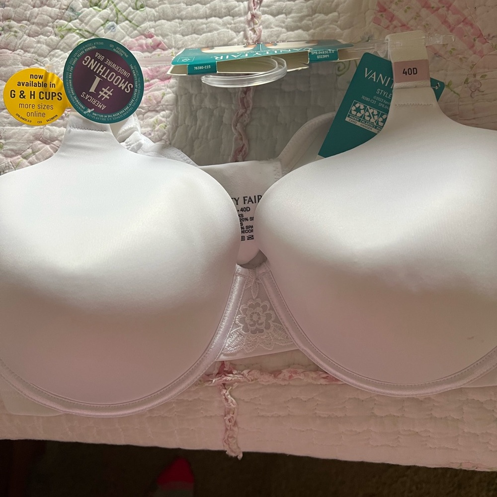 NWT Vanity Fair Smooth White Bra